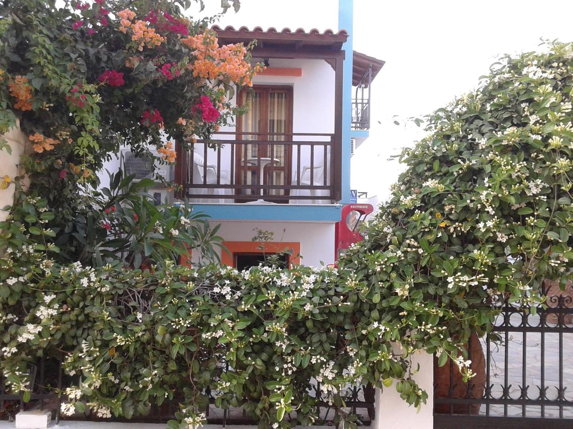 Creta Mar-Gio Aparthotel Малиа Екстериор снимка