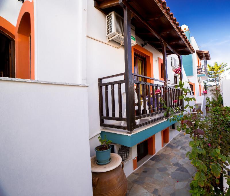 Creta Mar-Gio Aparthotel Малиа Екстериор снимка